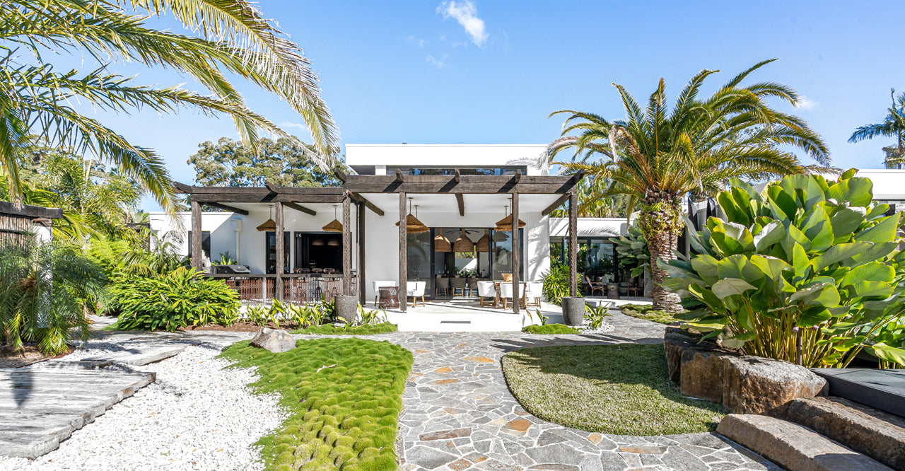 Villa Riad: A Testament to Artistry & Connection