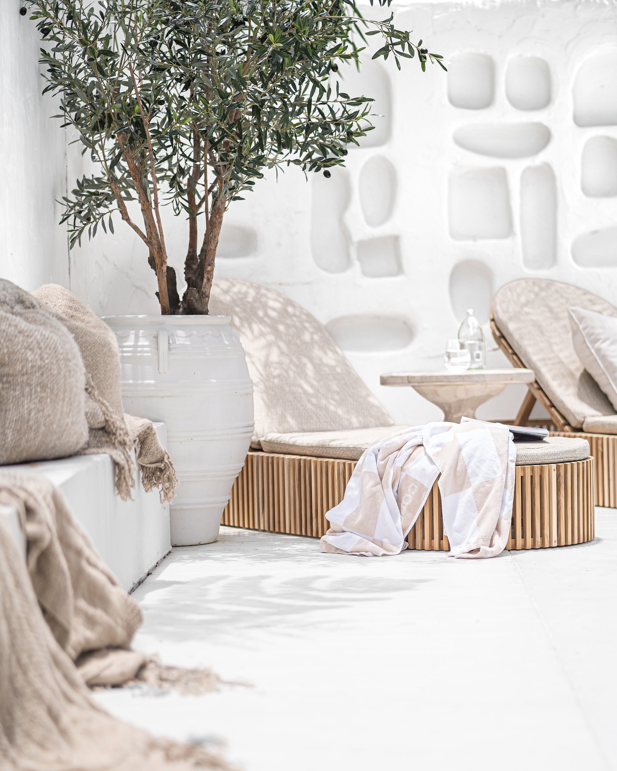 Omaanda Sun Lounger | Luxury Natural Uniqwa Collections