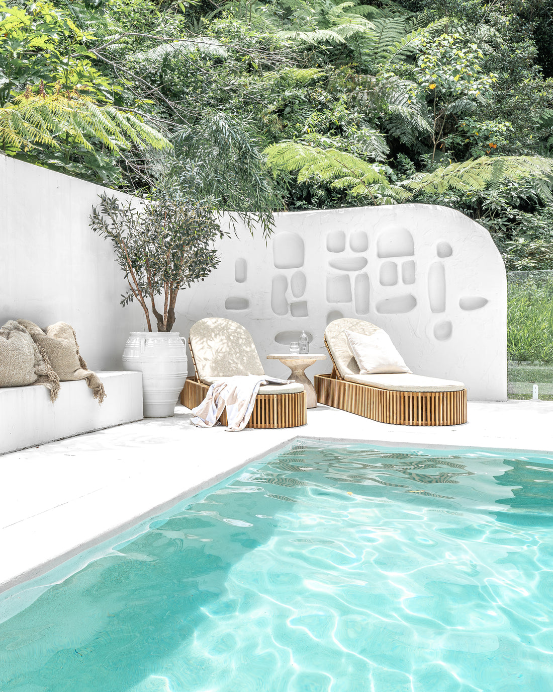 Omaanda Sun Lounger | Luxury Natural