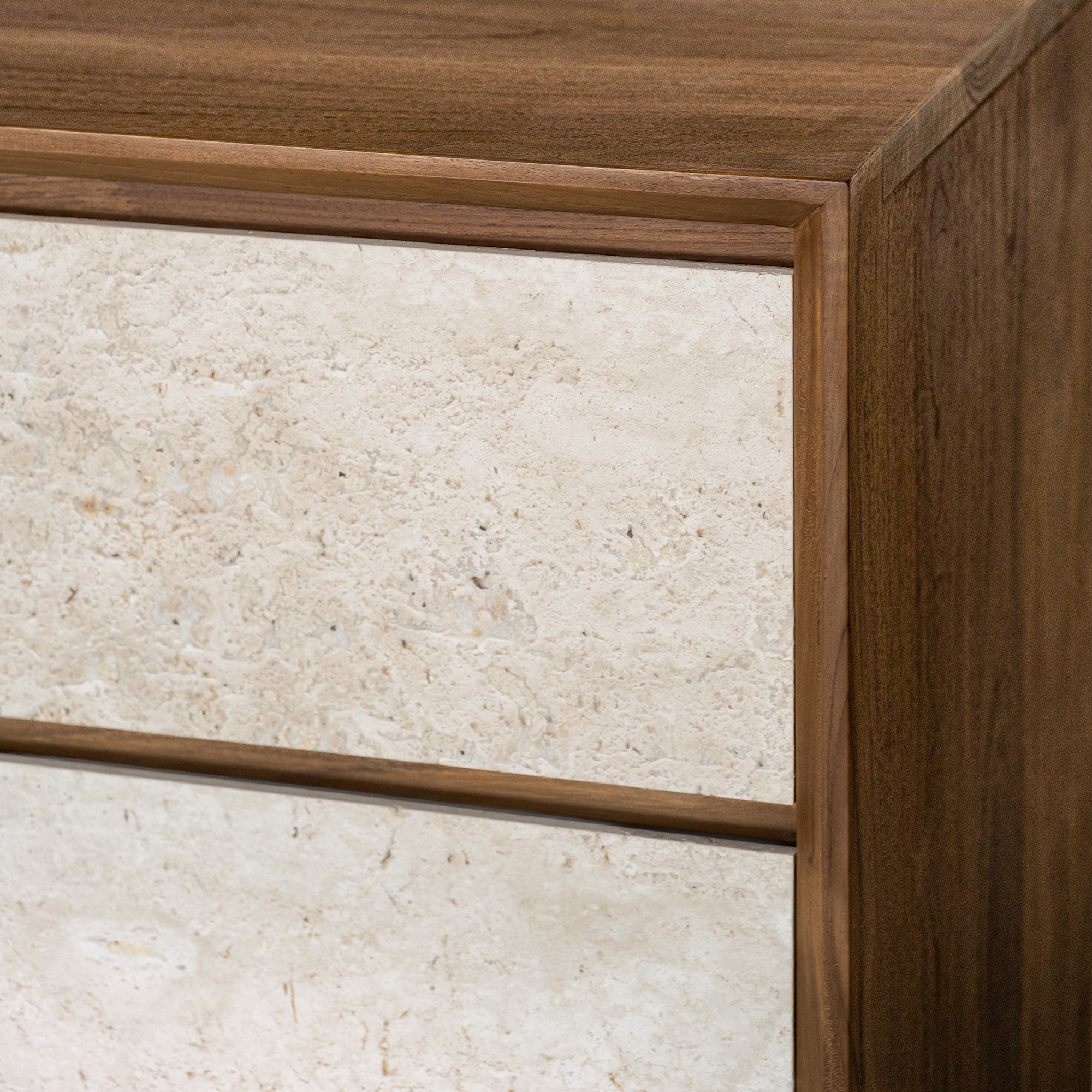Syrah Entertainment Unit Uniqwa Collections
