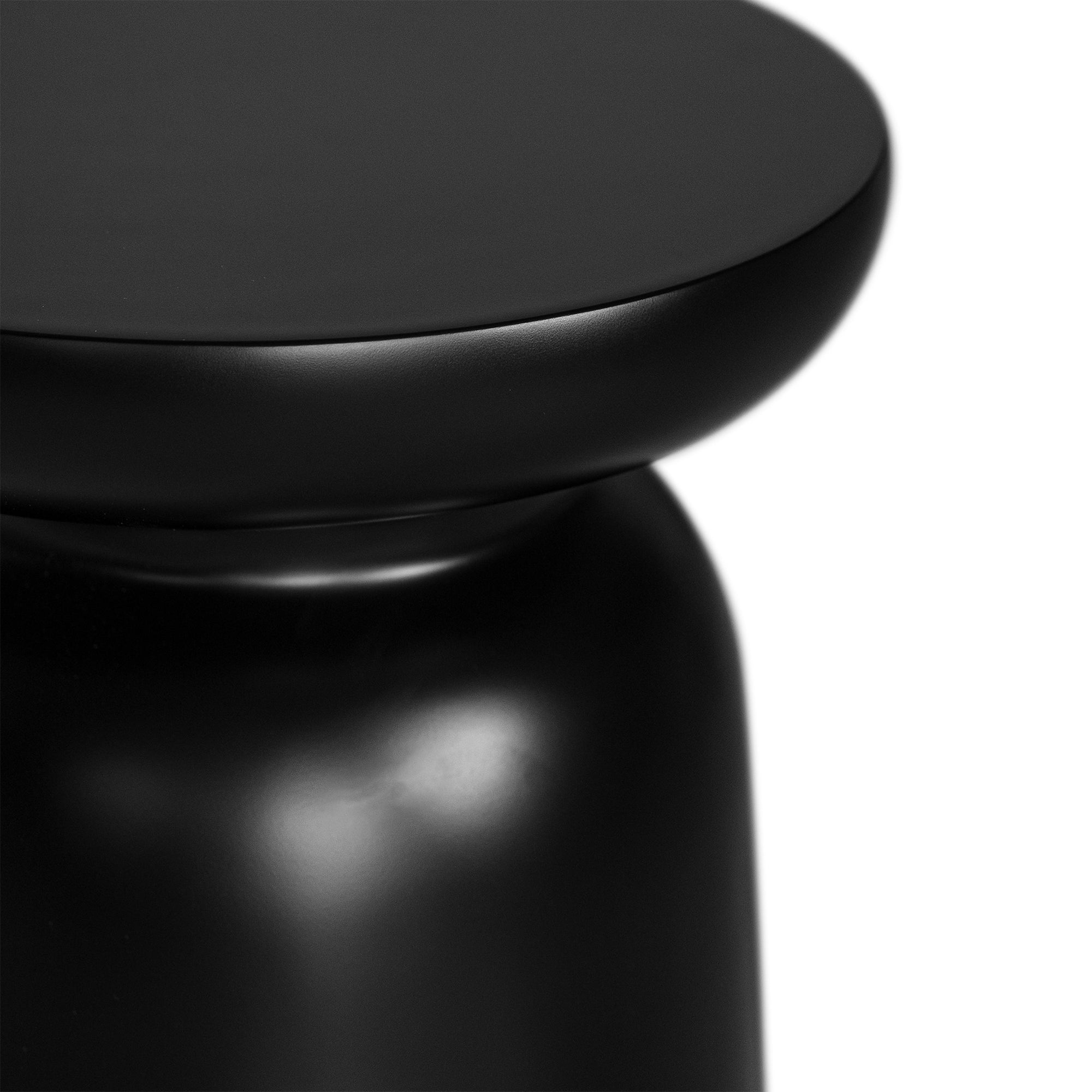 Akoni Side Table | Large | Resin Uniqwa Collections