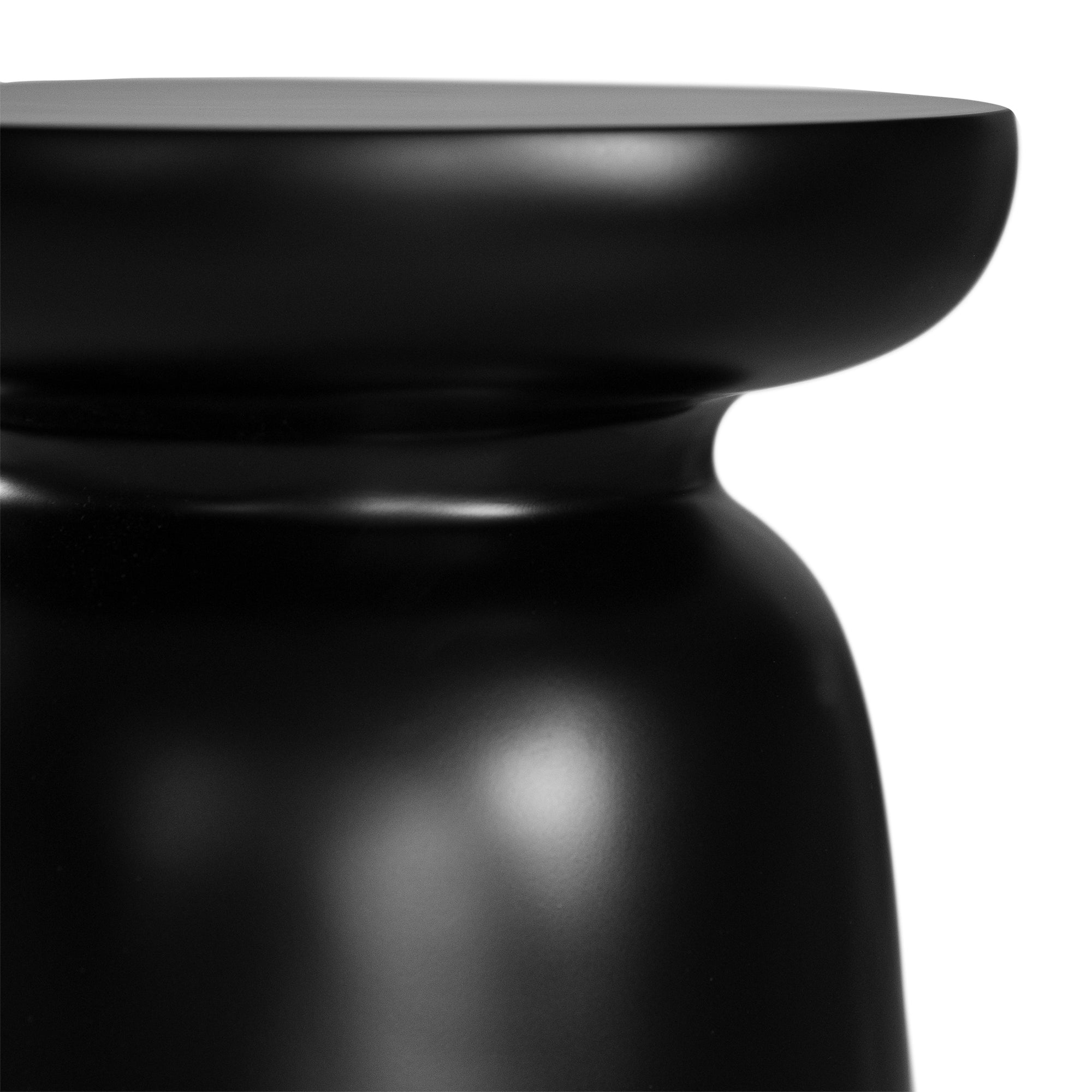 Akoni Side Table | Large | Resin Uniqwa Collections