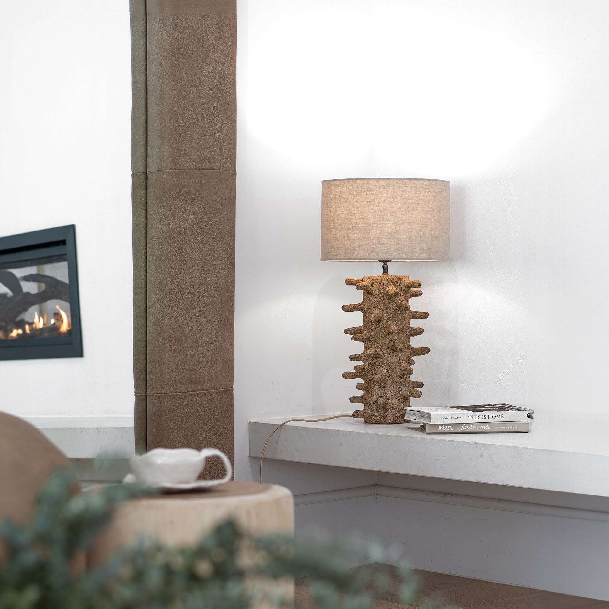 Sula Table Lamp | Lamp Sculptural Composite | Dark Roast