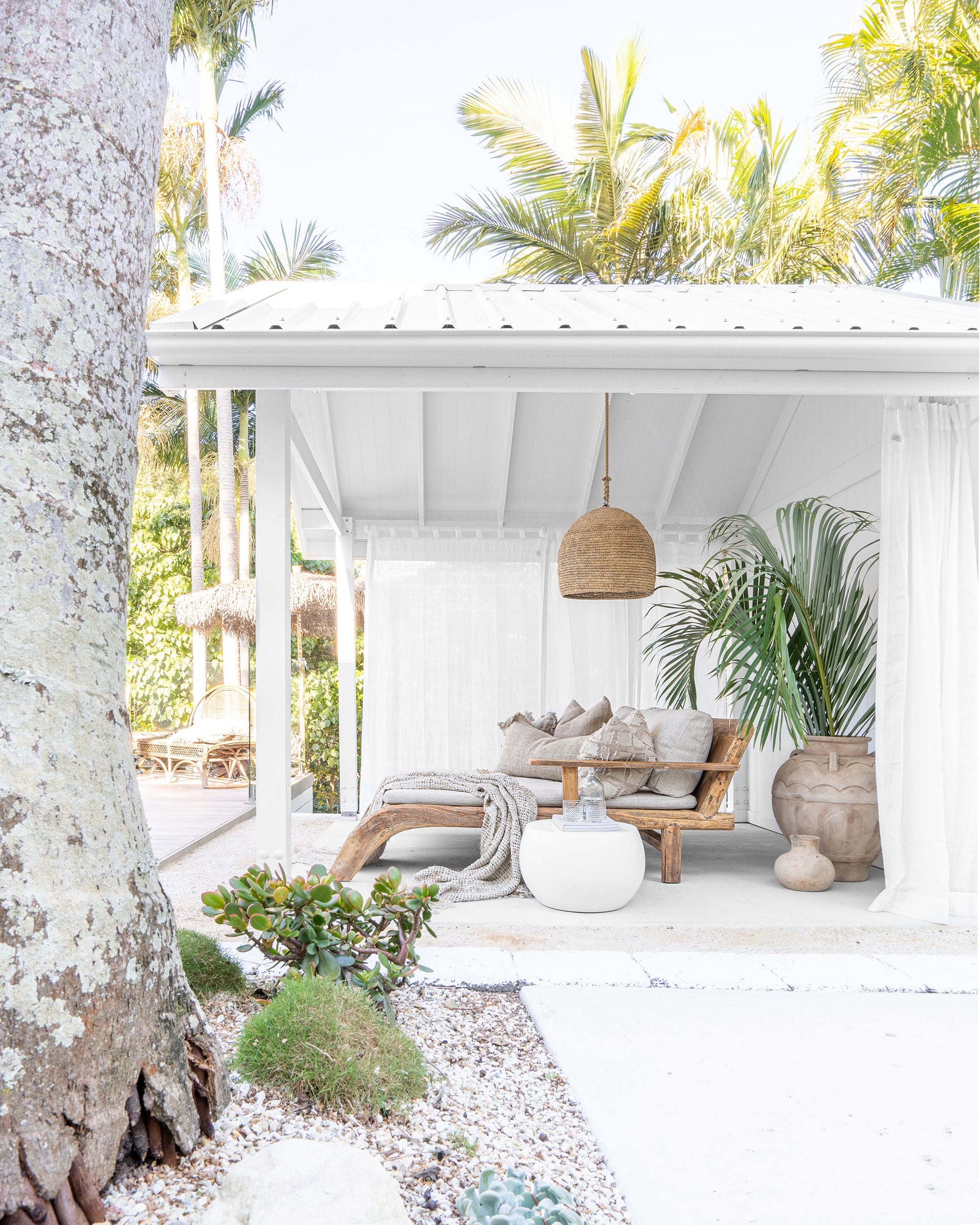 Santorini Side Table | Black Uniqwa Collections