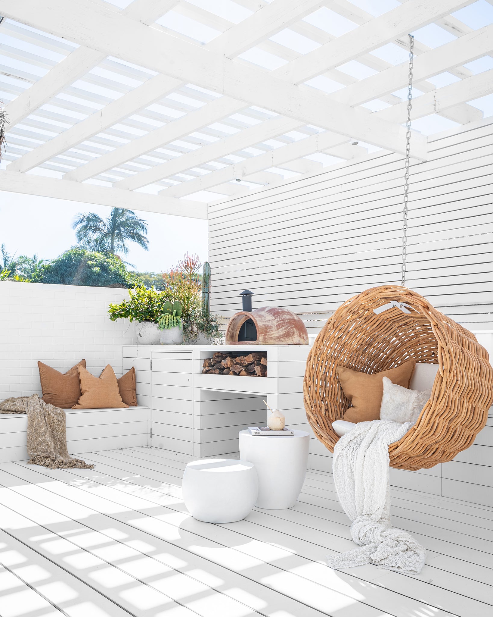 Santorini Side Table | Black Uniqwa Collections