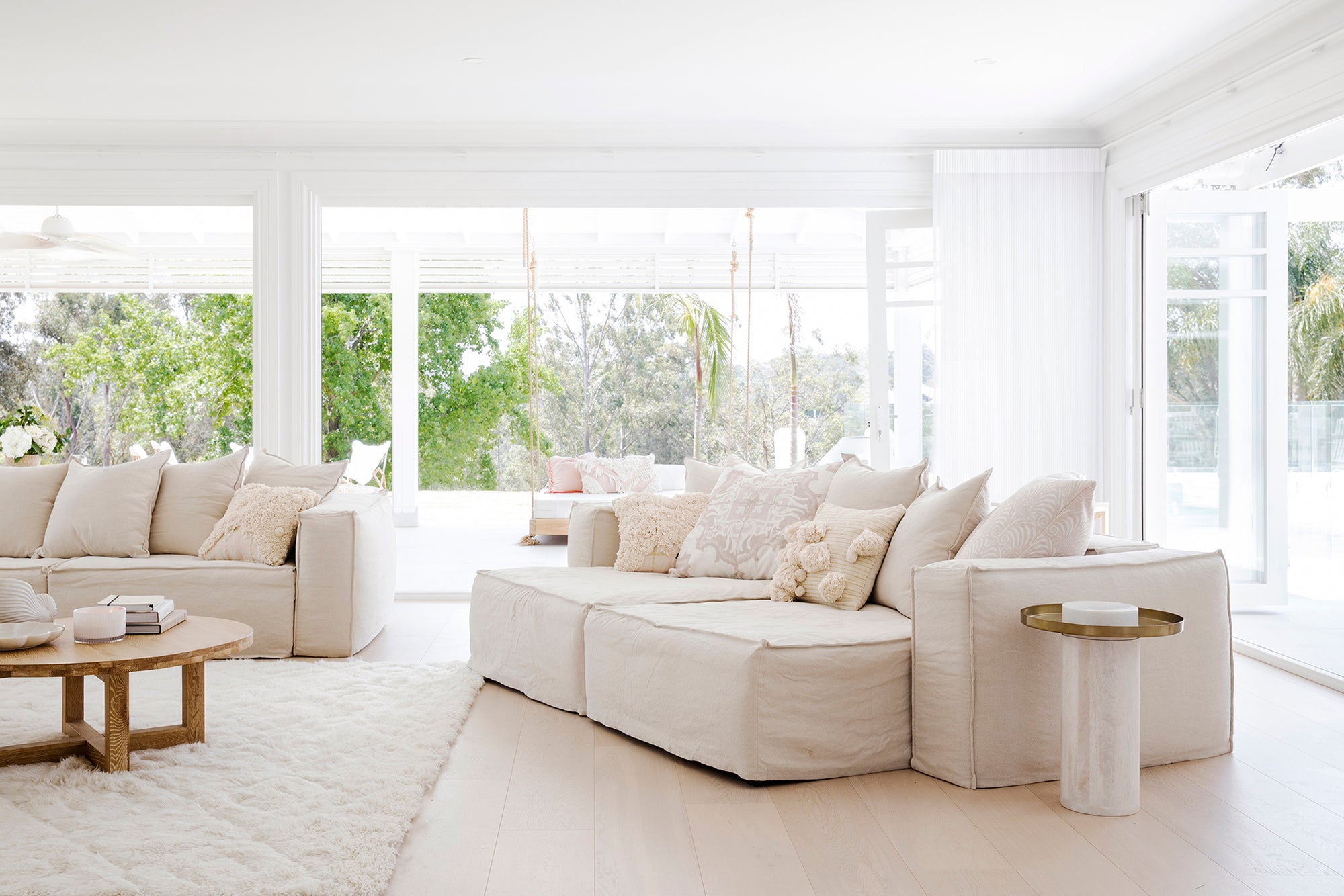 Hendrix Sofa | Corner Uniqwa Collections